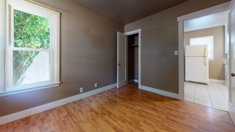 804 1/2 Clark Ave